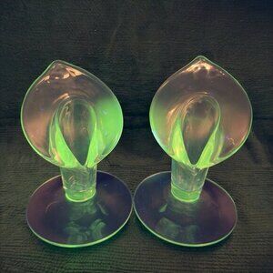 Cambridge Glass CALLA LILLY Manganese‎ 365nm Green UV Vase Candle Holders Set 2
